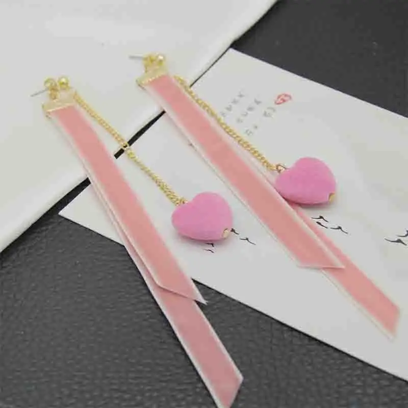 

2019 new Korean version of the handmade creative ear jewelry long paragraph flannel pink love heart girl earrings earrings femal