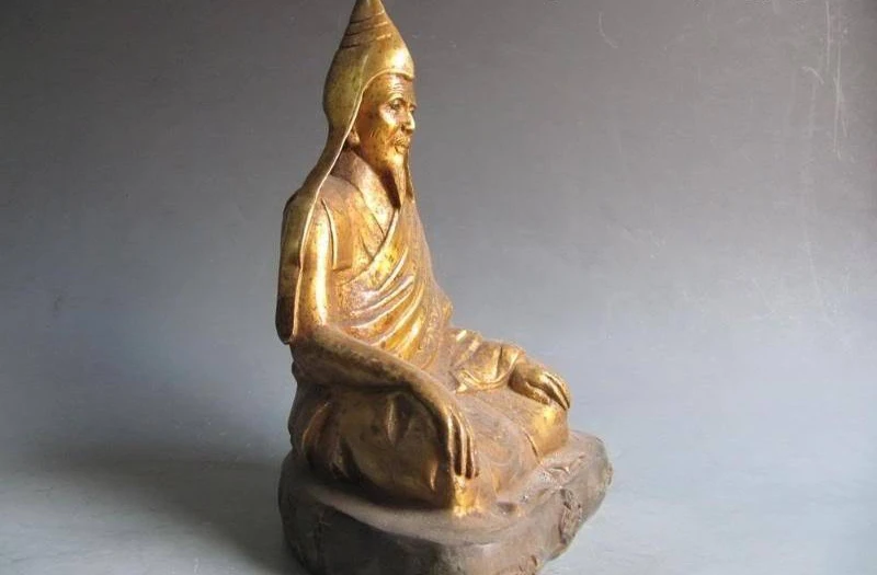 

12 INCH Tibet Buddhism classical Old Bronze Carved Lama Dalailam Buddha Statue