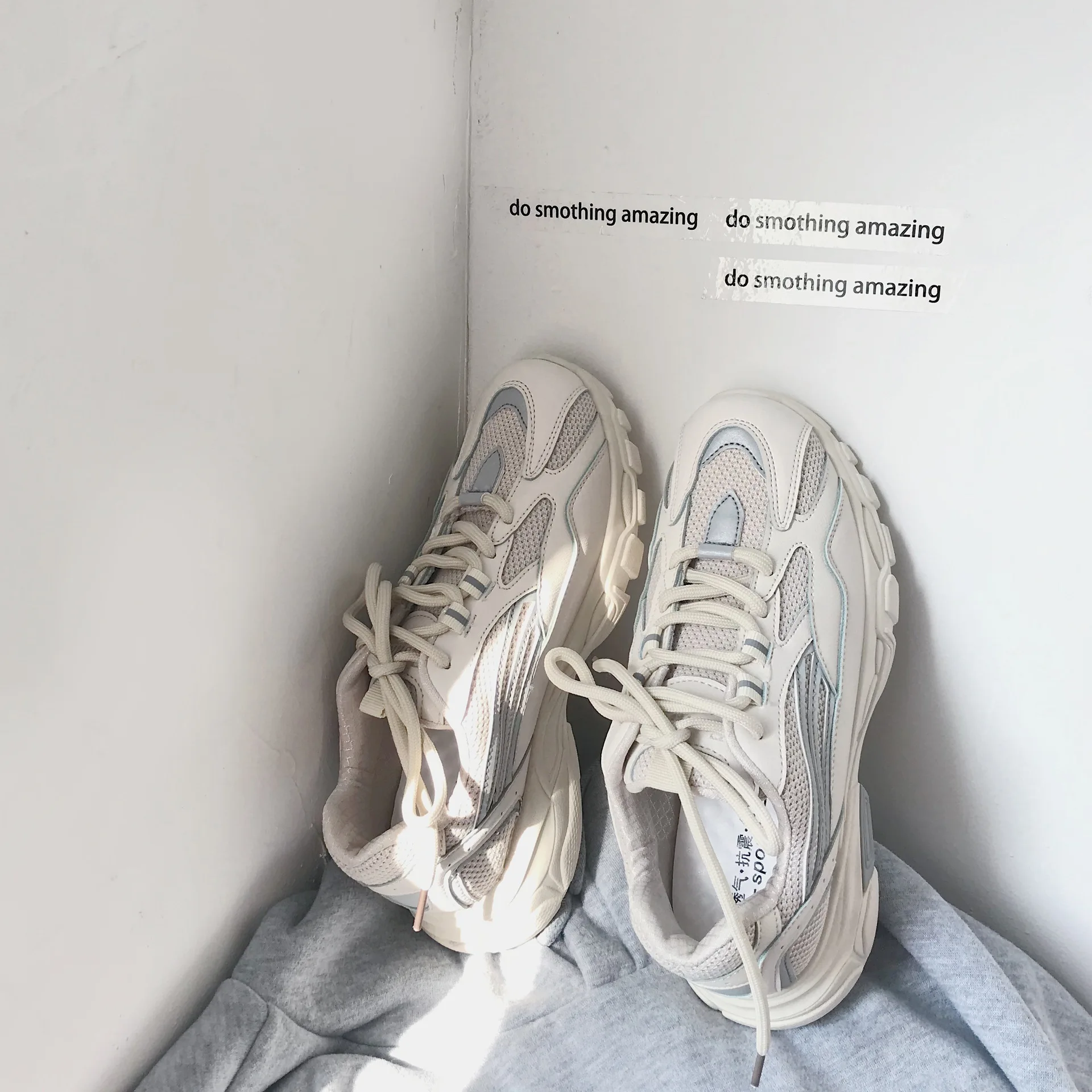 

2019 Hong Kong style old shoes Korean version of Harajuku wild sports shoes casual running shoes trend small white shoes