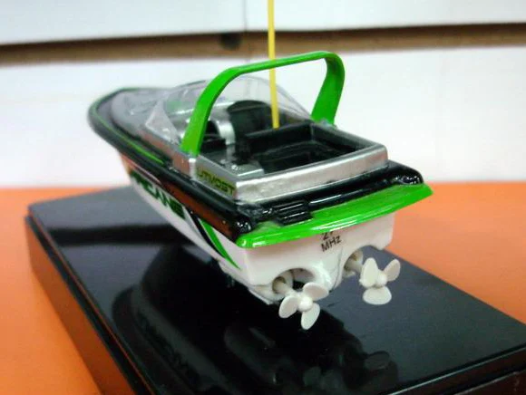 2563986635_1093447739