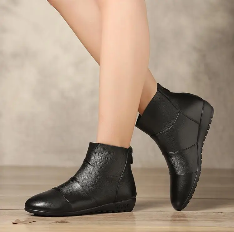 

2018 autumn and winter new flat with low heel leather boots casual round head large size women's shoes spring and autumn single