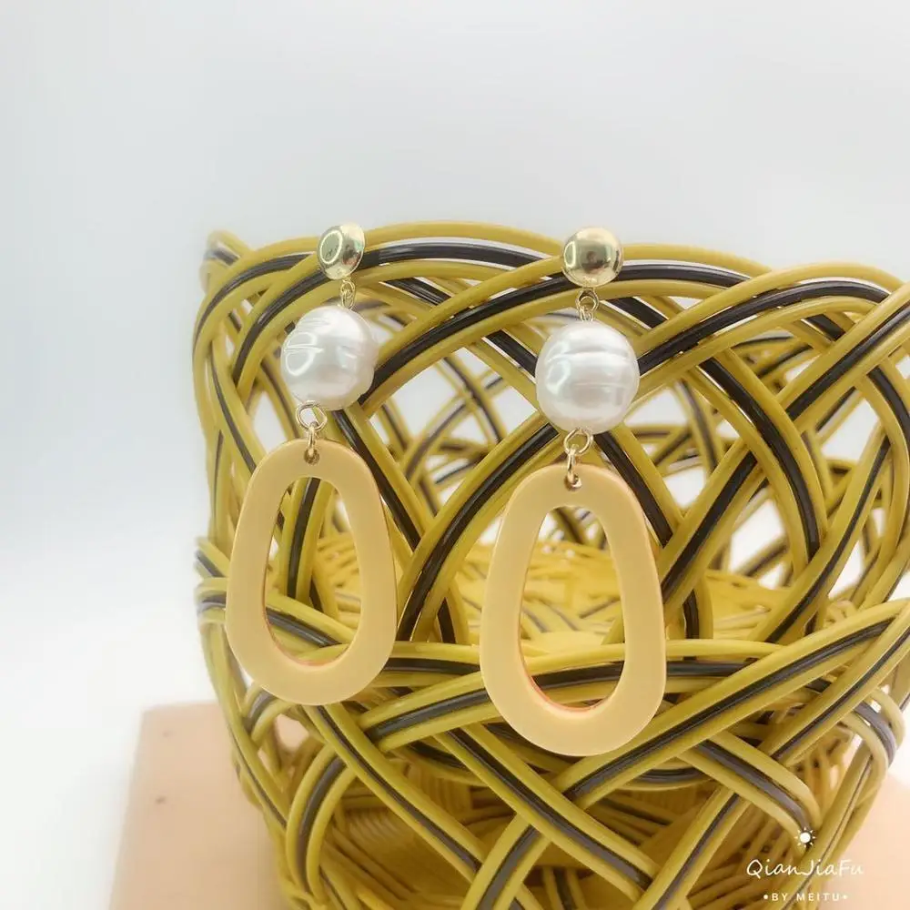 

GOLD EARRINGS FASHION JEWELRY EARRINGS WEDDING PARTY GIFTS FEMALE ACCESSORIES GOOD QUALITY