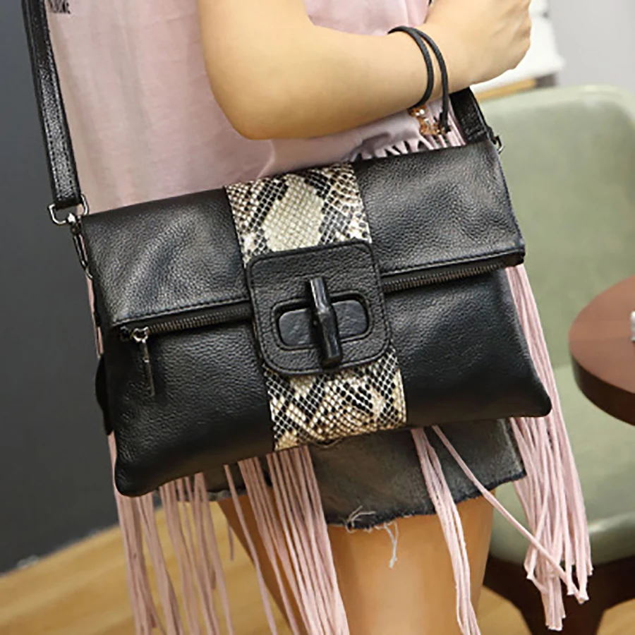 

Ladies Folding Clutch Serpentine Striped Shoulder Bags Fashion Women Crossbody Bag Pu Leather Phone Purse Elegant Banquet Clutch