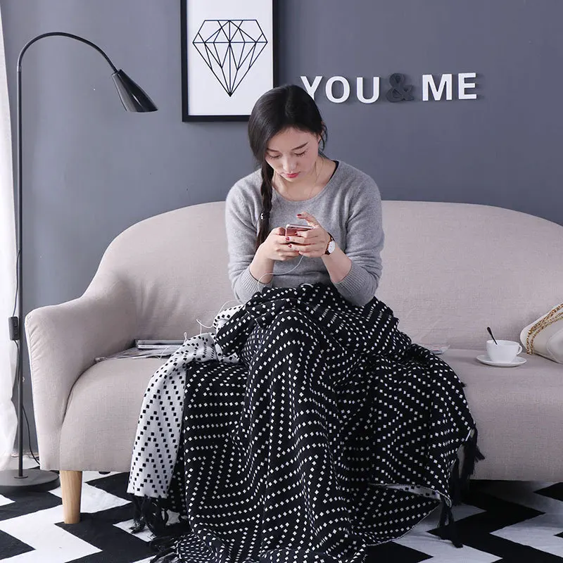 

Free shipping Xmas gift simple black white geometric zigzags chevrons pattern cotton reversible Knitted bedspread Throw Blanket