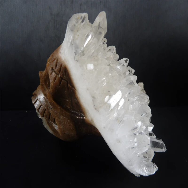 

NATURAL QUARTZ CRYSTAL skull T704