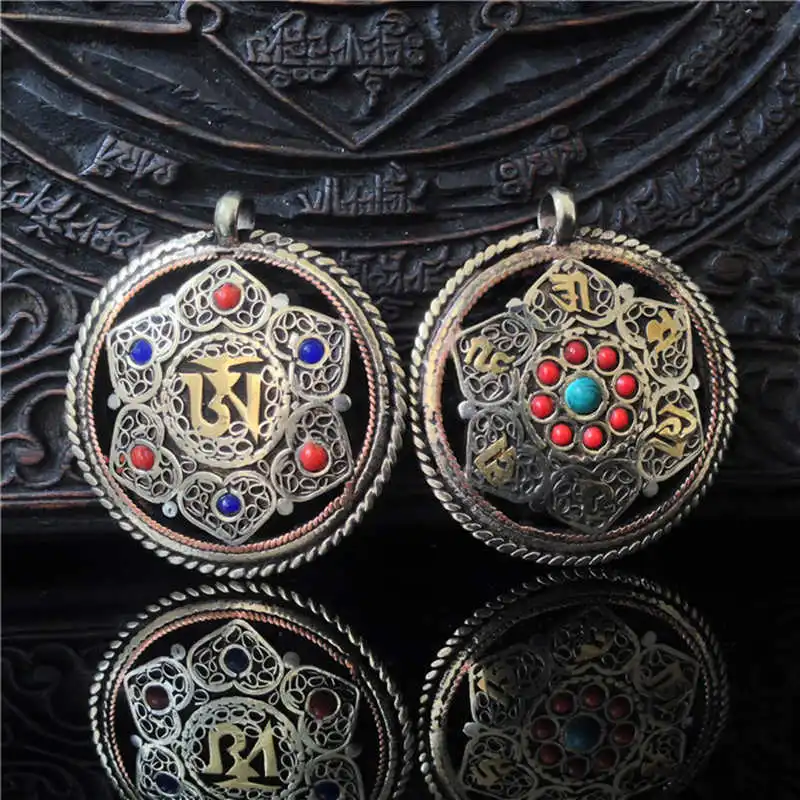 

TBP493 Tibetan Mantras Amulet Pendants Double Sides OM and Cross Madala