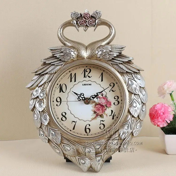 

European Clock Personality Mute Table Clock Creative Retro Bedside Table Simple Luxury Fashion Ornaments Desk & Table Clocks