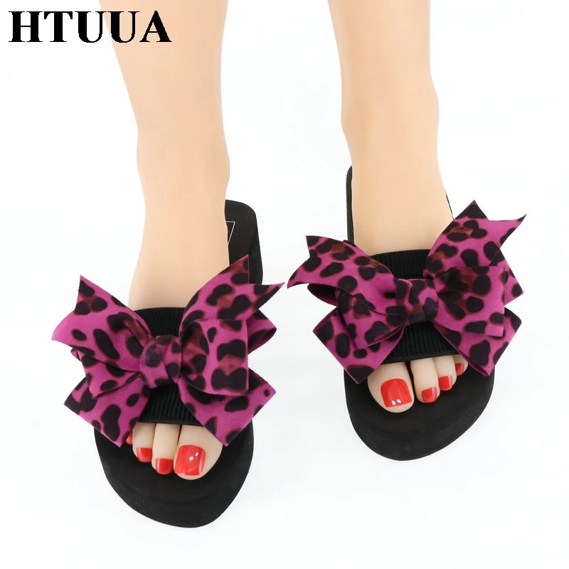 

HTUUA Fashion Leopard Bow Open Toe Slippers Women Casual Beach Flip Flops Summer Shoes Wedge Slides Platform Sandals SX2147
