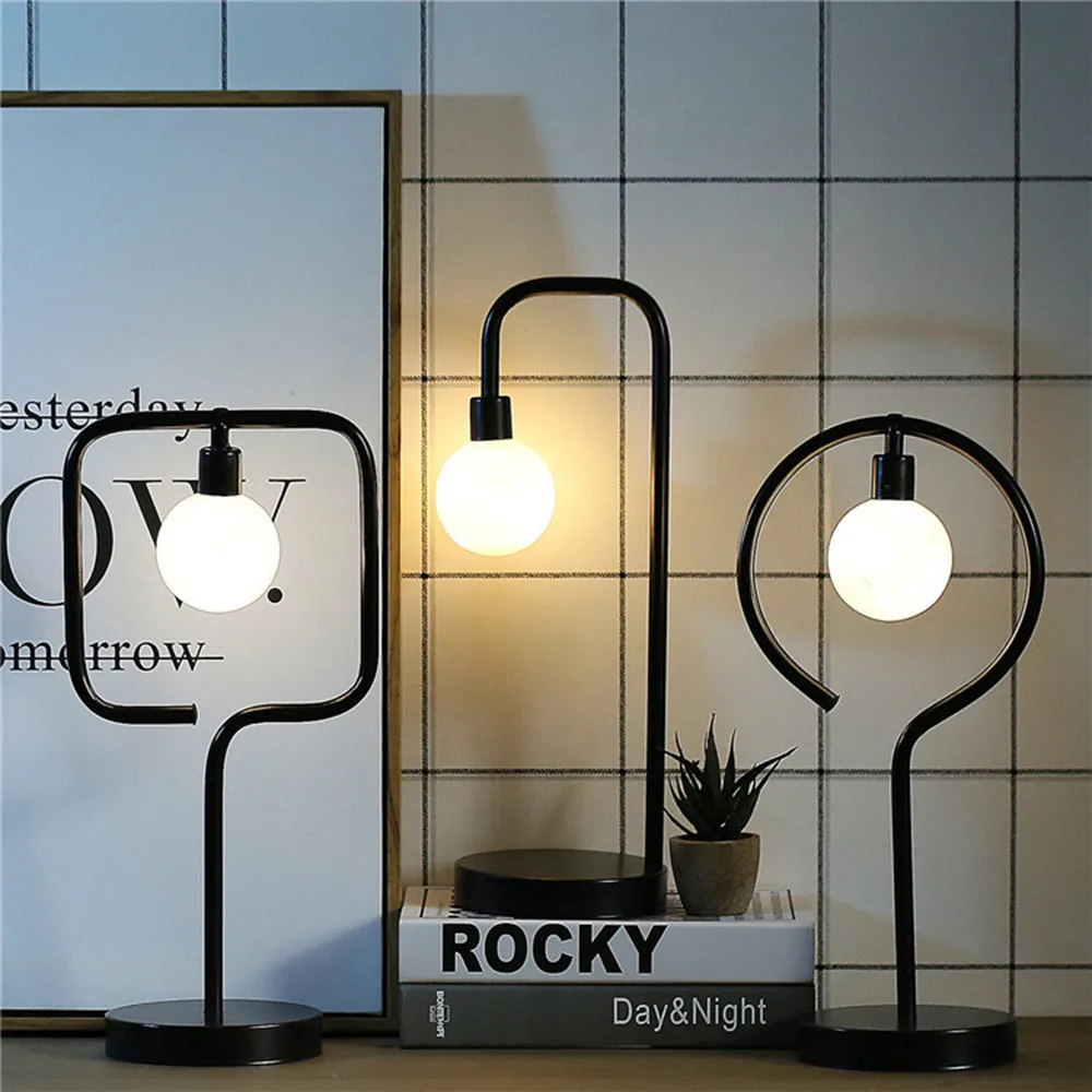 HZFCEW 2019 Creative Christmas Holiday Retro Iron Art Minimalist Geometric Shape Table Lamp Reading Bedroom Night Light | Лампы и