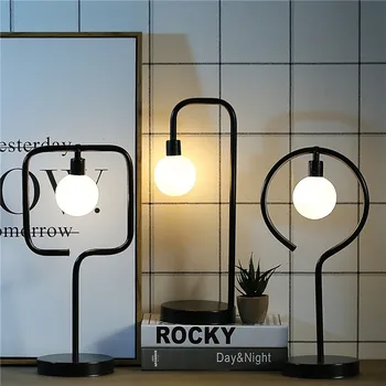 

HZFCEW 2019 Creative Christmas Holiday Retro Iron Art Minimalist Geometric Shape Table Lamp Reading Lamp Bedroom Night Light