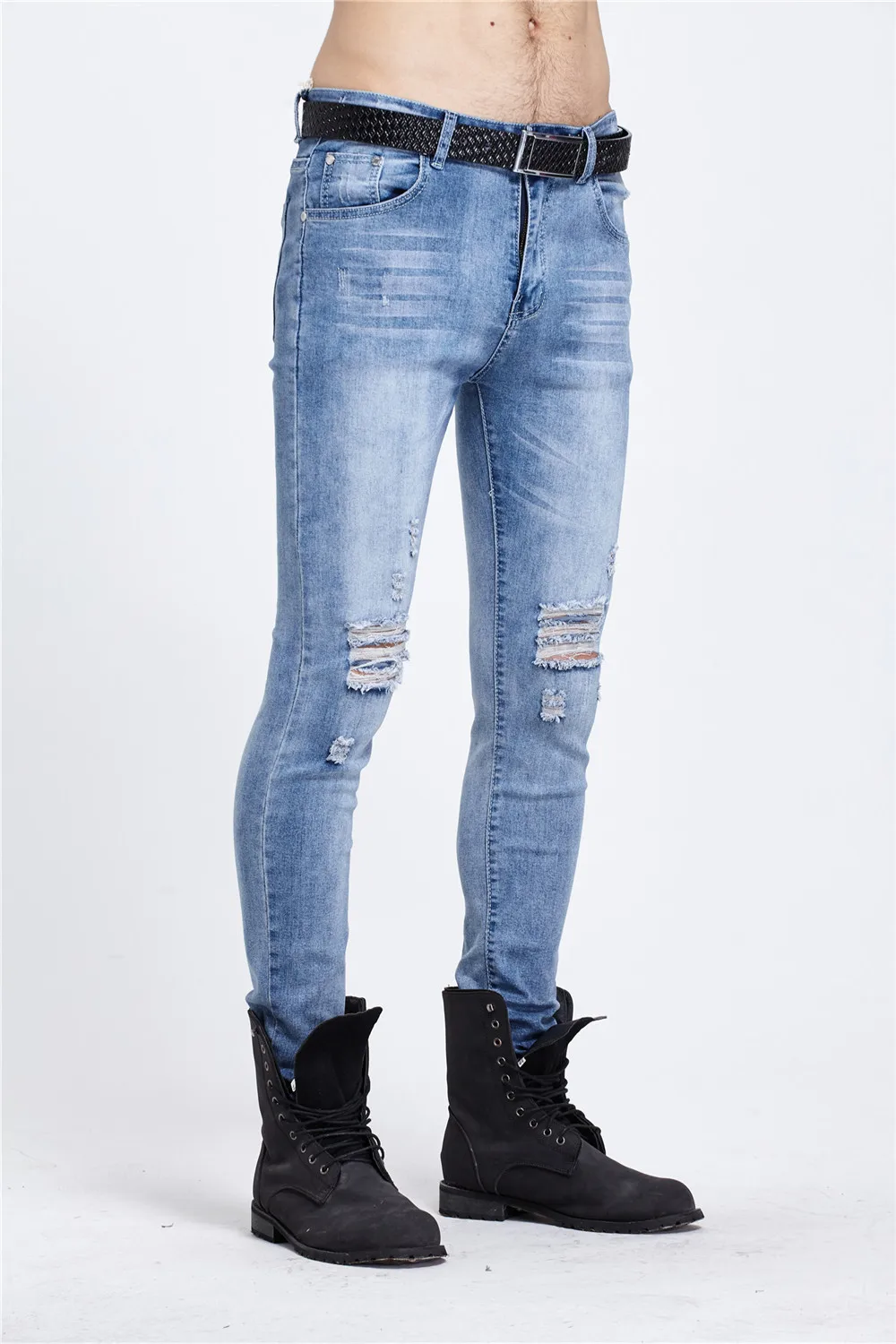 3214589023_567459199