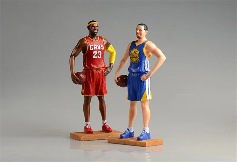NBA statue (4)