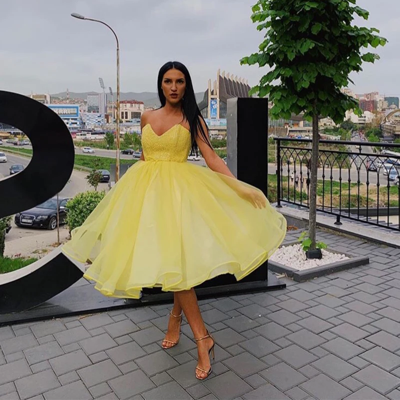

Sweetheart Tea Length Cocktail Party Dress Yellow Appliques A-line 2019 Elegant Vestido De Cocktail Party Dress Homecoming Dress