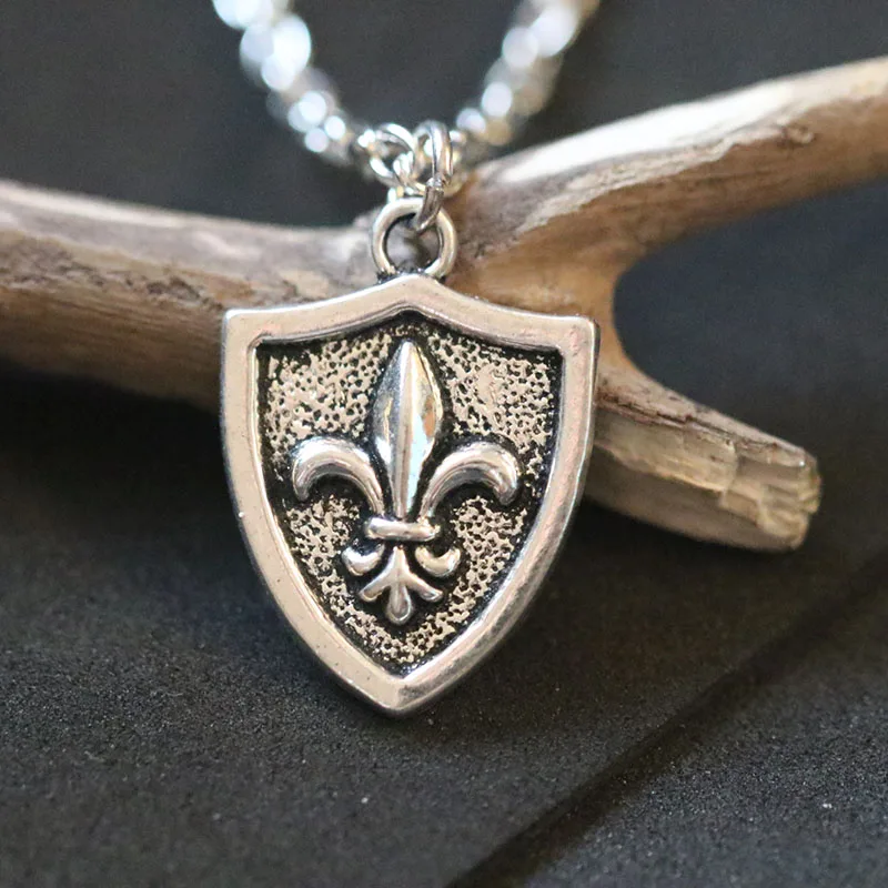 

Fleur de Lis French Lily Flower Necklaces For Women Christmas Gift Vintage Silver Charms Pendant Necklace Choker Collier Fashion
