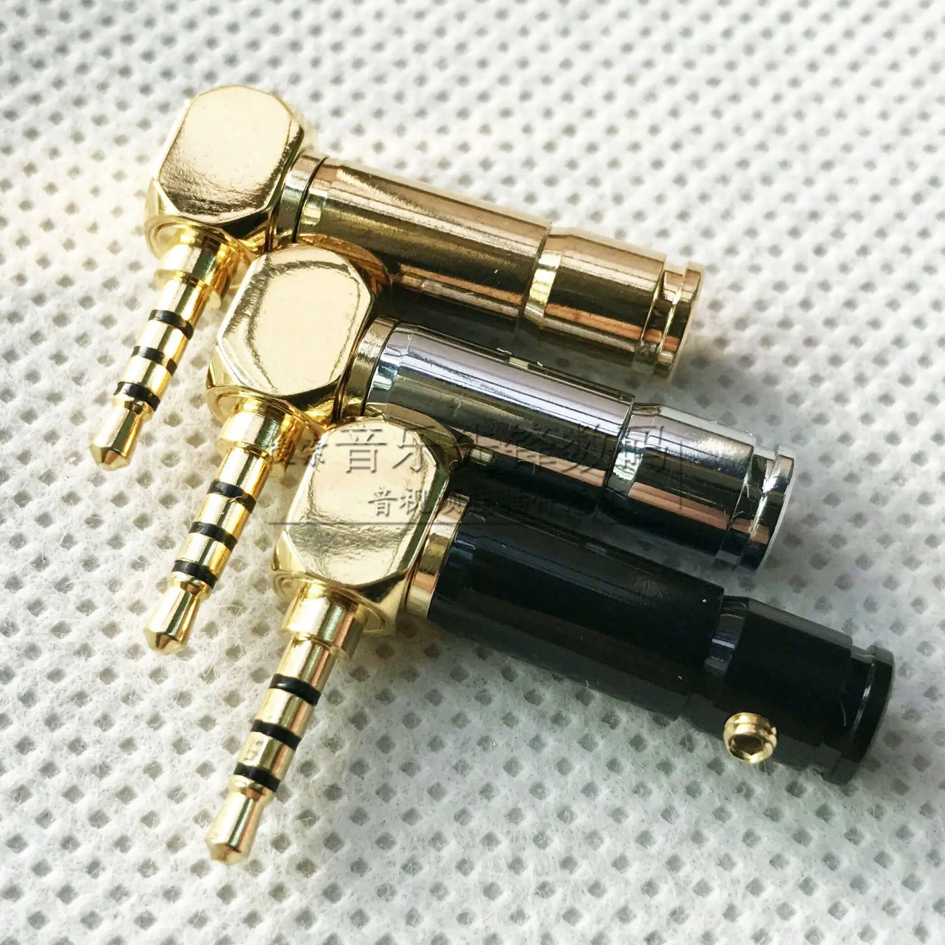 

2pcs New Mini 2.5 Four Elbow Mini 2.5 Four Level Integrated 4mm Aperture Black Gold Silver