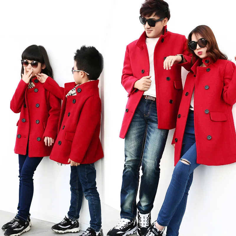 

Family Matching Outfits Luxury Brand Design Winter Father Mother Baby Son Clothes Mom and Daughter Dress Thickened Woolen Coat