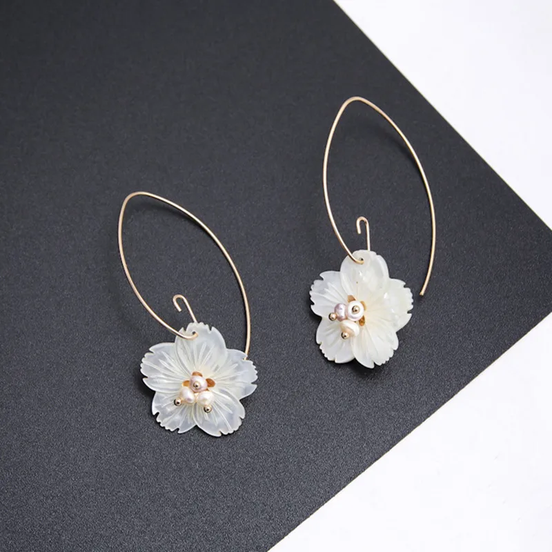 

Temperament White Shell Flower Long Hook Drop Earrings for Women Elegant Korean Girls Wedding Party Jewelry Pendientes 5C2028
