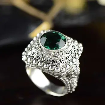 

Vintage Solid Sterling Silver Ring Women Green Crystal glaring Ring