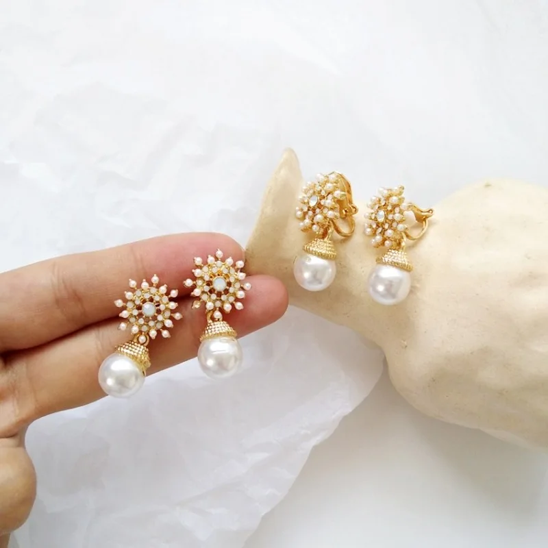 

Creative Personality Snowflake Clip Earrings for Girl Women's Accessories Fashion Beautiful Lady Charm Imitation Pearl Jewelry