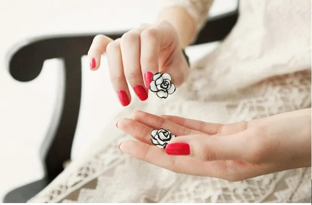 Minimum order is $10 freeshipping () can mix order!!!! ! !Black border double-color multilayer rose earrings | Украшения и