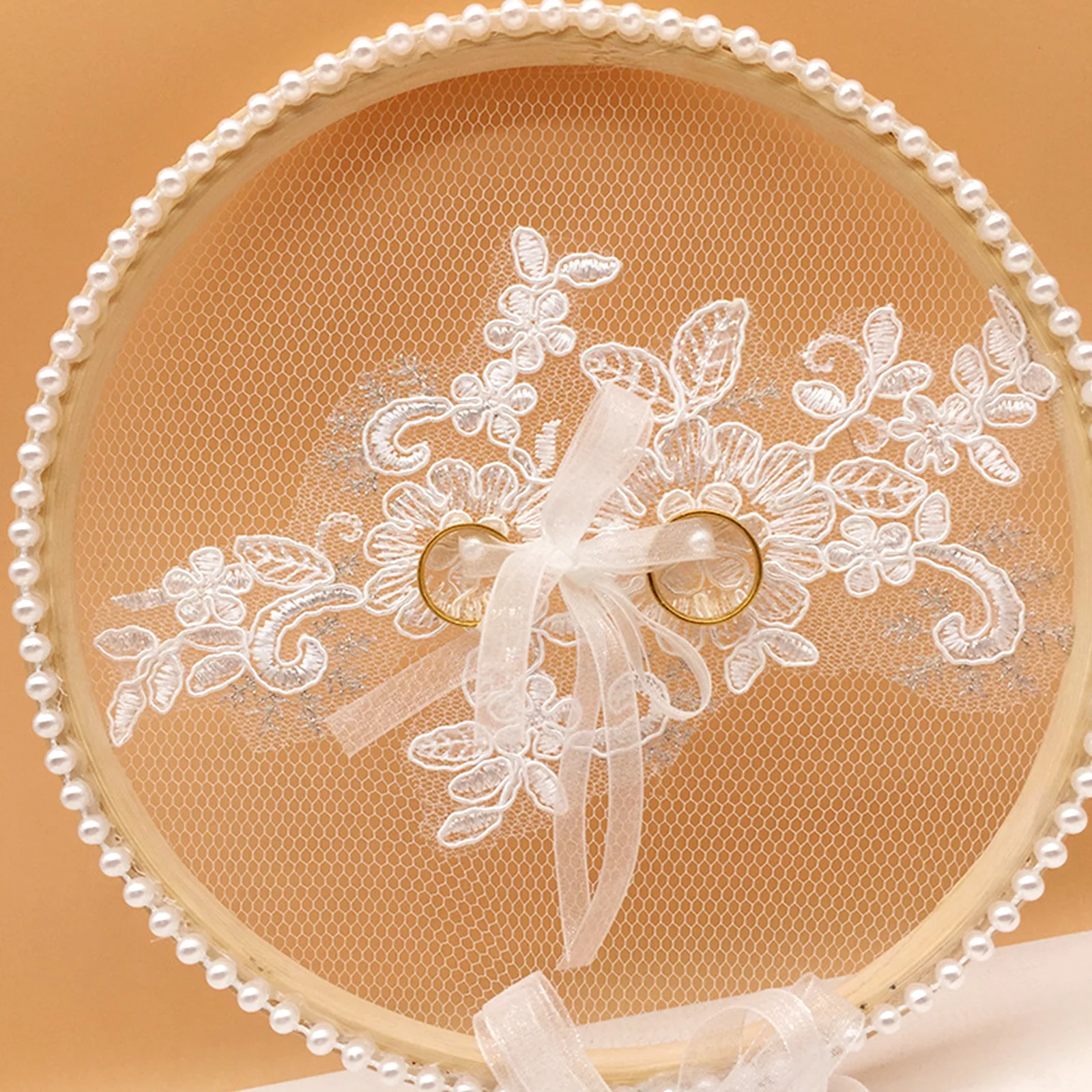 1pcs White Wood Lace Round Ring Pillow Holder Cushion Bearer Engagement Photo Props Wedding Decor Proposal Marriage Ring Pillow