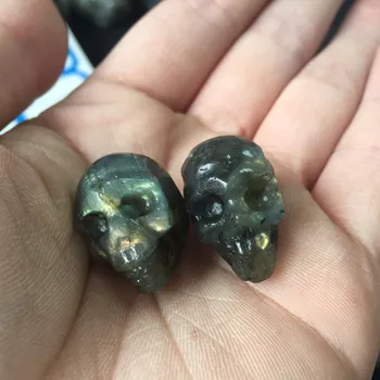 

2pcs a lots 0.9 inch Natural Labradorite Crystal healing Skull reiki Stone Hand engraving gift