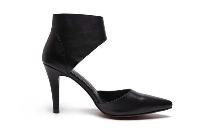 YMECHIC/; элегантные офисные женские туфли-лодочки из натуральной кожи на высоком каблуке с ремешком и пряжкой на щиколотке; цвет белый, черный; летние модельные туфли