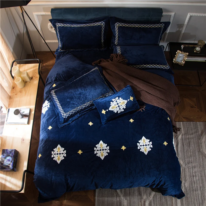 

4pcs Crystal Flannel Towel embroidery Bedding set Winter Warm Fleece Duvet cover set Bed Sheet Queen King size bed linen
