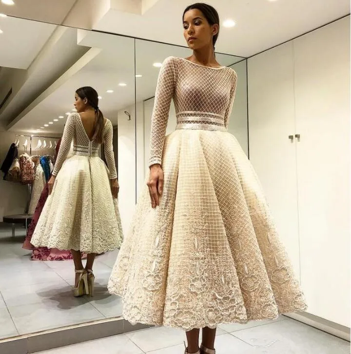 

Long Sleeves 2019 Modest Tea Length Prom Dresses Lace Appliques Scoop Neck Short Women Evening Party Gowns Formal Robe De Soiree