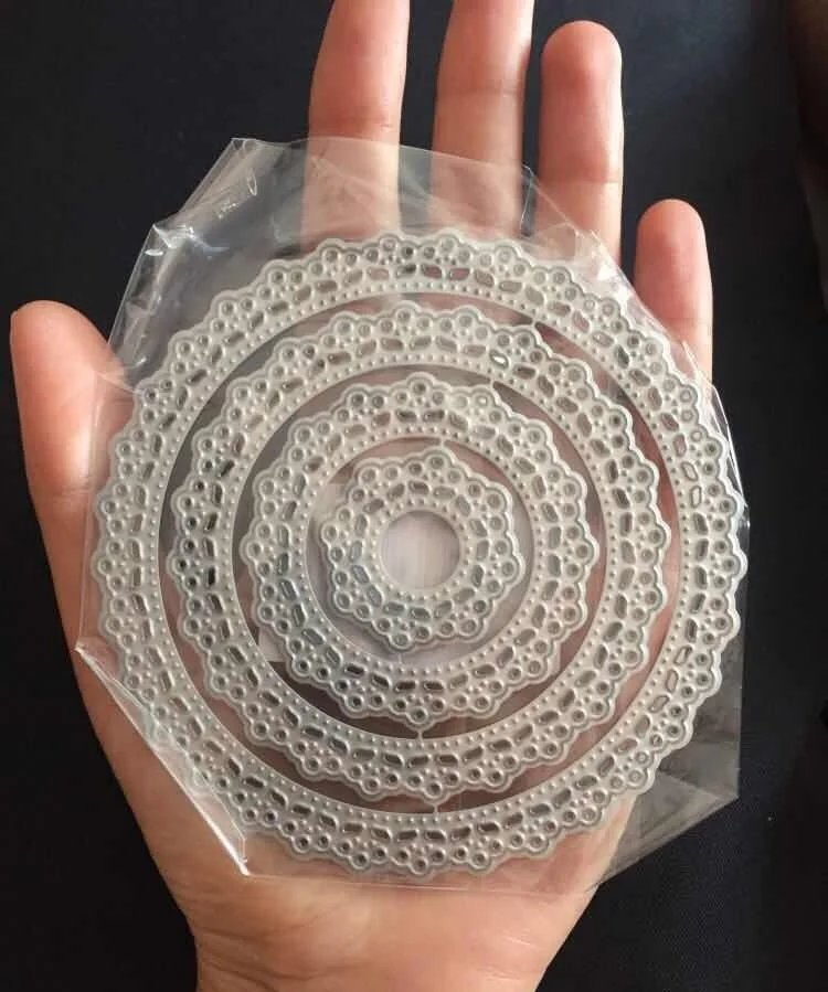 

Swovo Doily Circle Frame Metal Cutting Dies for Scrapbooking DIY Craft Dies Paper Cards Making Decorative Embossing 108*108MM