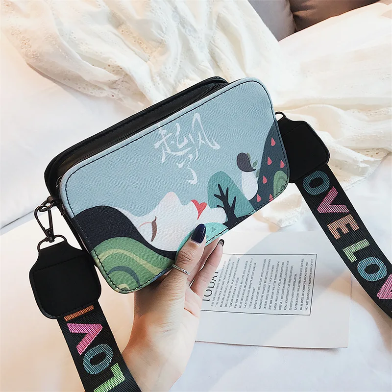 

Female New Graffiti Shoulder Small Square Bag Mini Fresh Wide Shoulder Strap Diagonal Cross Bag
