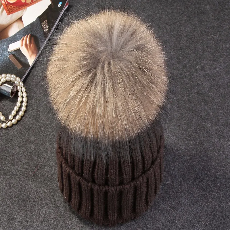 

BONJEAN Women Winter Hats Wholesale Custom Logo Caps With Large Raccoon Fur Pom Poms Hip-hop Fashion Kintted Warm Mens Hats