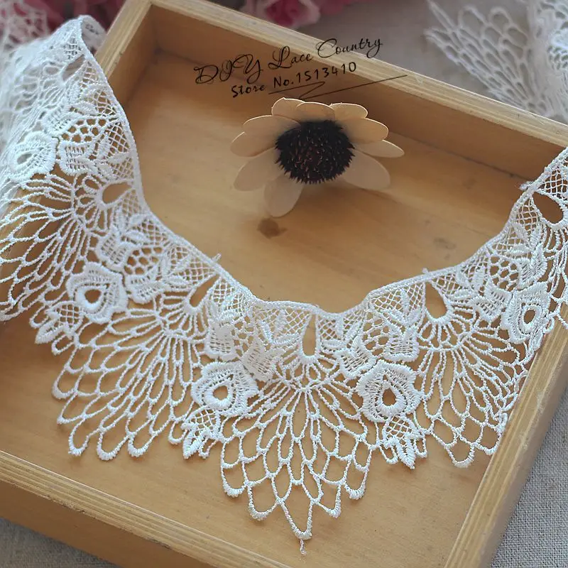 

Unique Peacock Lace White Venise Lace Trim with Feather Fringe for Bridal, Bridesmaid Dress, Cuffs, Garments