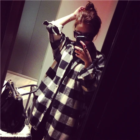 

2015 new women's summer spring flavor oversize black and white plaid long shirt woman spring outerwear blouses