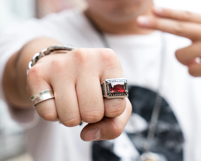 Значок "Масонство" с кольцо с красным Цирконом для Для мужчин высокое качество четыре зубцами настройки из нержавеющей стали индекс кольцо ювелирные изделия mygrillz