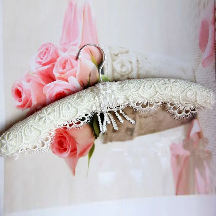[Free Shipping] Top Quality Innovative White Lace Padded Hanger for