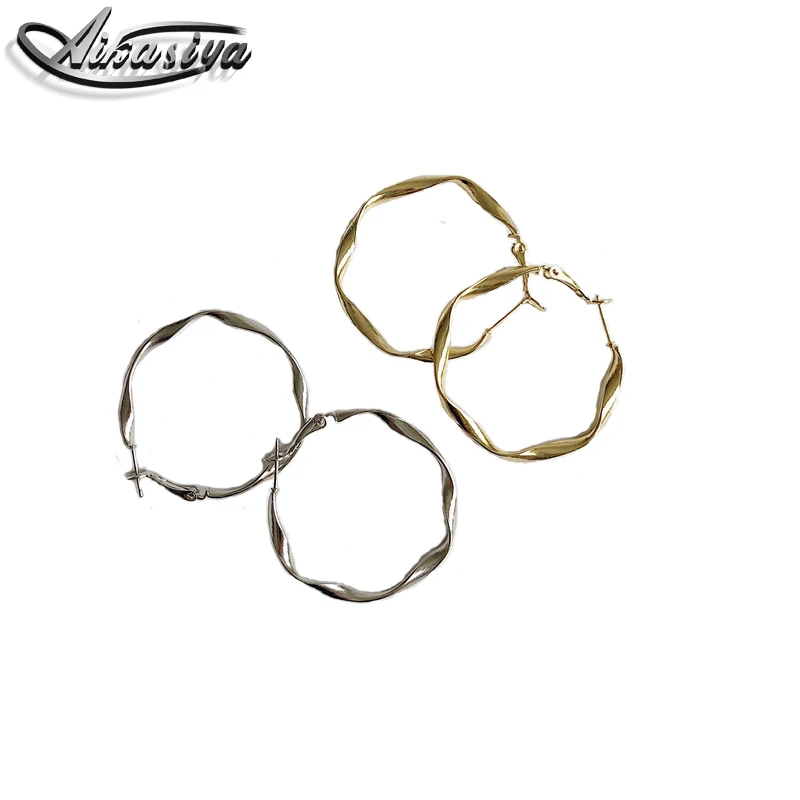 

Aikasiya Simple Round Earrings for Women Temperament Personality Earrings Wild Light Bending Big Circle Earrings Jewelry Female