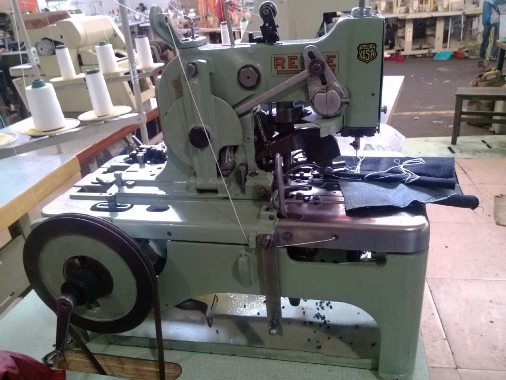 FREE SEA SHIPPING Used Reece 101 eyelet buttonhole sewing machine.GOOD WORKING CONDITION AND