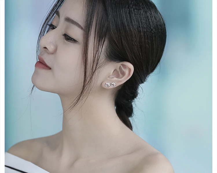 02 Silver stud earrings
