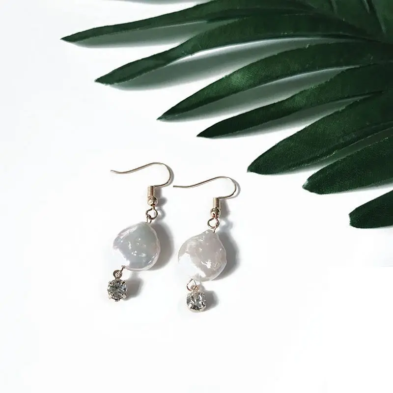 

Free Shipping Cute Teardrop Pearl Crystal Stone Charm Pretty Dangle Earring