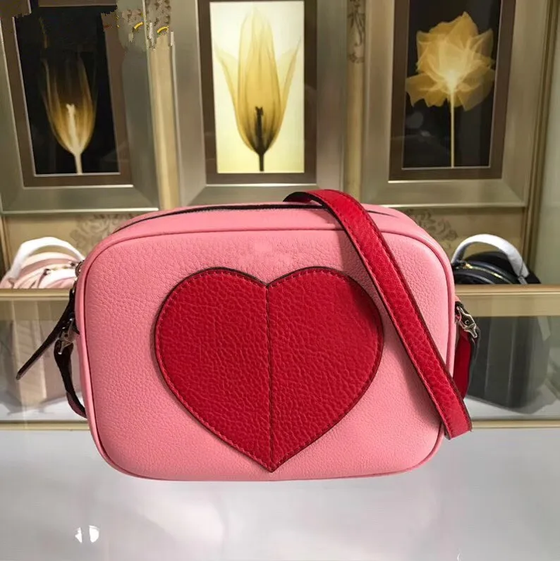 

The most stylish heart-shaped single-shoulder bag of 2019 has the highest quality and was designed by a female handbag designer