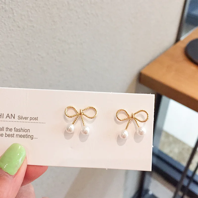 

2019 New South Korea's New Style Of Temperament Bow Earrings Ins Net Red Simple Bohemian Wind Earrings For Women