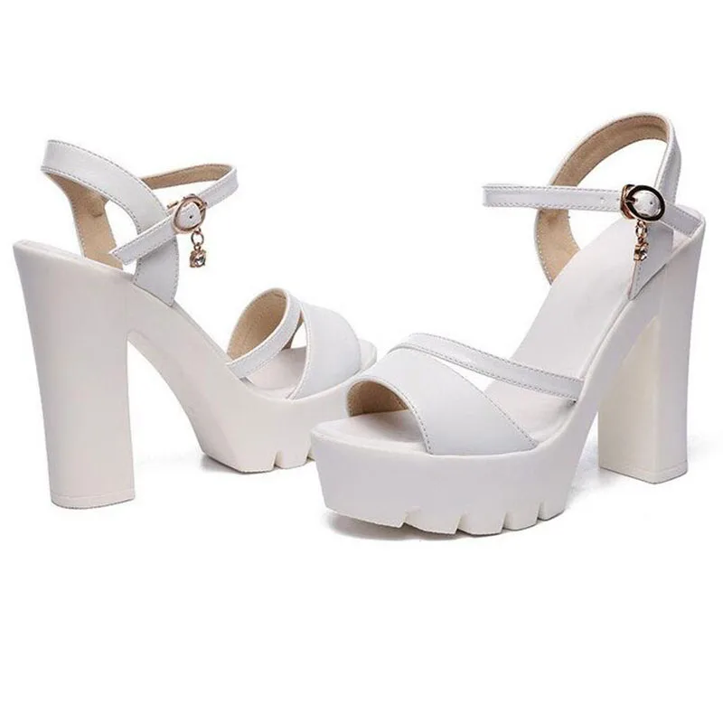 COVOYYAR Platform Women Sandals 2019 Summer Slingback Peep Toe Red Lady Sandals Buckle Strap Thick High Heels Big Sizes WSS978