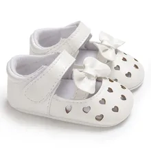 Мягкая подошва для малышей из искусственной кожи ручной работы с большим бантом в форме сердца, детская кожаная обувь 6 цветов