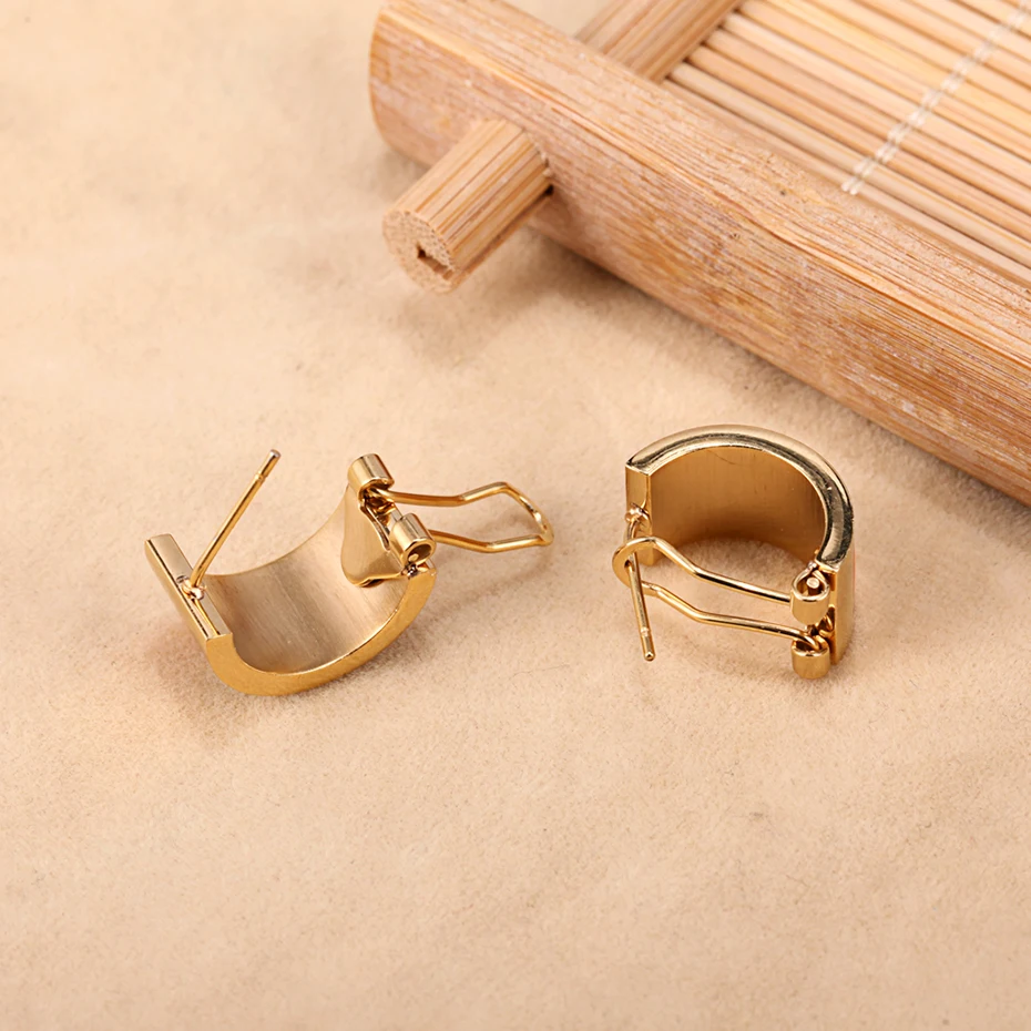 gold necklace  (3)