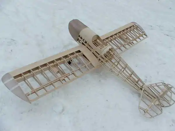Torcster Space Walker 1230mm Holzbaukasten Modellflugzeug für RC do-it-Yourself Bausatz DIY