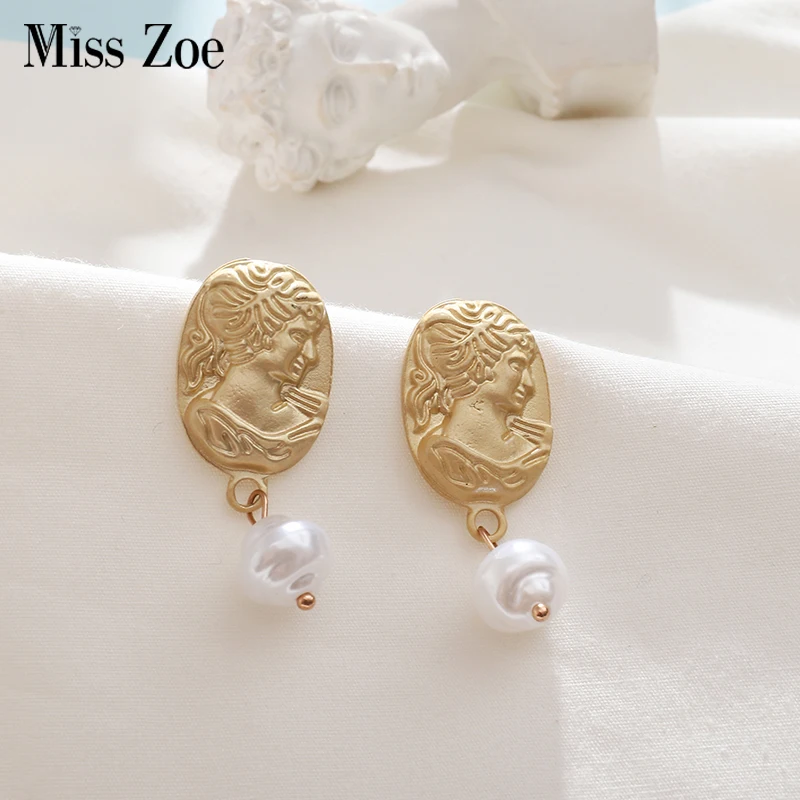 

Classical Sculpture Pearl Earrings Drop Earrings Hanging for Women Brincos 12 styles Fashion Elegant Jewelry Gift for Friends
