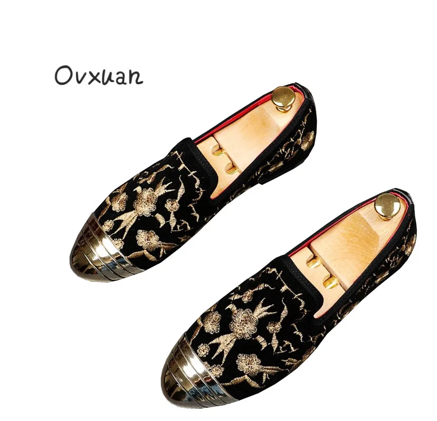 Ovxuan вышивка золотой цветок мужские лоферы острым металлическим носком Модные вечерние и свадебные мужские туфли кожаные повседневные туфли на плоской подошве