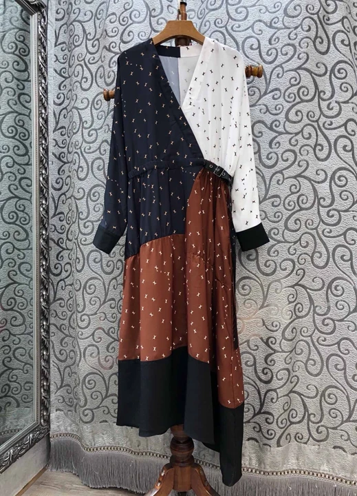 

2019 Early Autumn New Female V-collar Mosaic Printing Decorative Long Sleeve Loose Dress 724