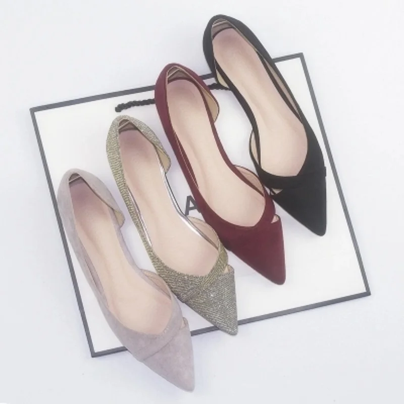 

2019 summer new pointed flat shoes comfortable wild single shoes.